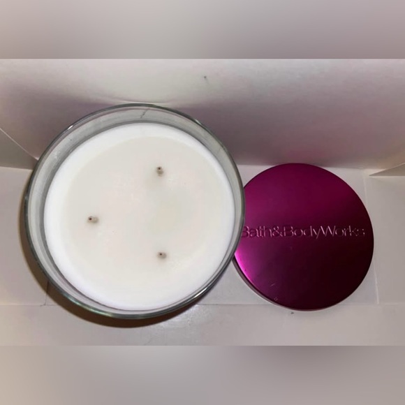 Bath & Body Works Perfect In Pink Candle 3 Wick Discontinued New - Picture 2 of 5